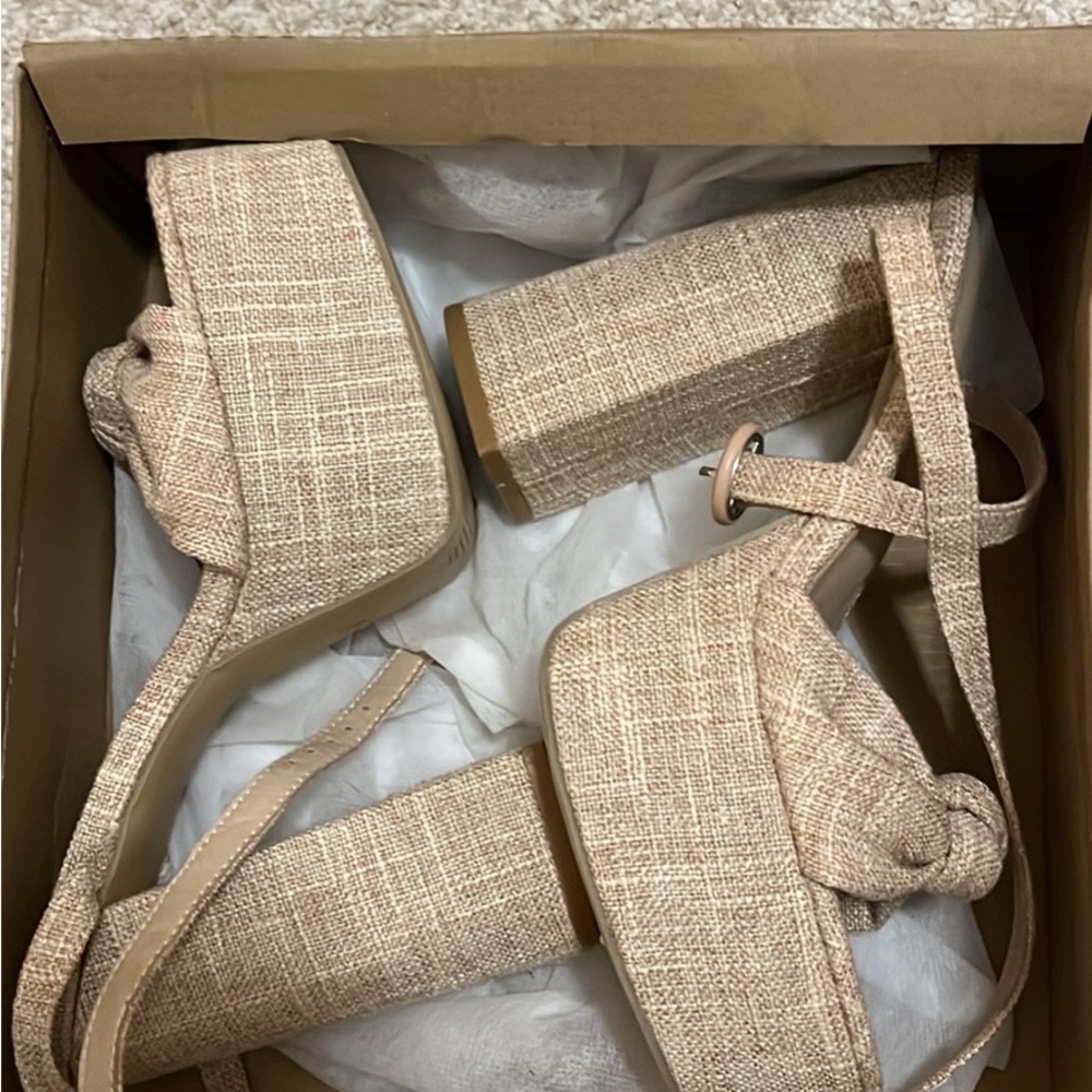 7.5 W Beige Fabric Heels